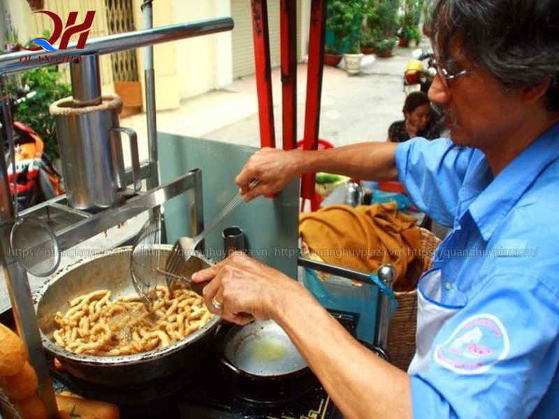 Xe kèm theo bếp khè và khuôn chả cá Xe kèm theo bếp khè và khuôn chả cá