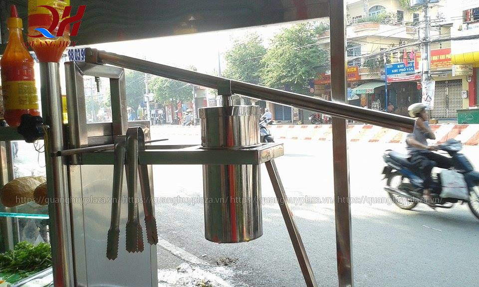 Khi mua xe bánh mì bạn được tặng kèm khuôn làm chả cá Khi mua xe bánh mì bạn được tặng kèm khuôn làm chả cá