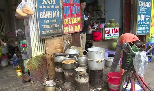 Bếp than tổ ong dùng trong nấu nướng, kém chuyên nghiệp