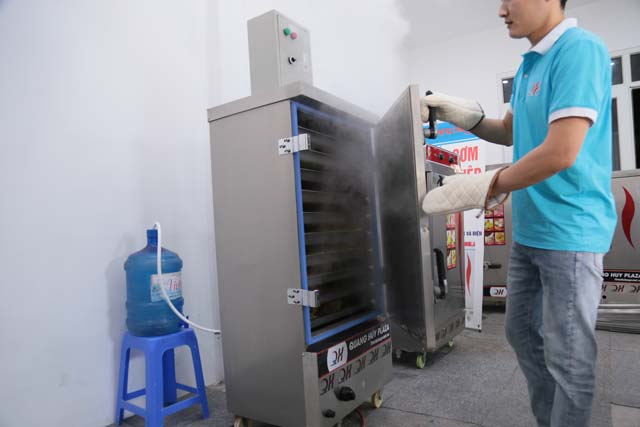 Kh&ocirc;ng mở tủ khi đang nấu