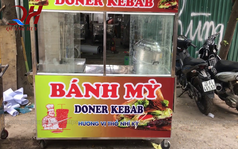 Thiết kế với bánh xe di chuyển và mặt kính chịu lực - chịu nhiệt tốt Thiết kế với bánh xe di chuyển và mặt kính chịu lực - chịu nhiệt tốt