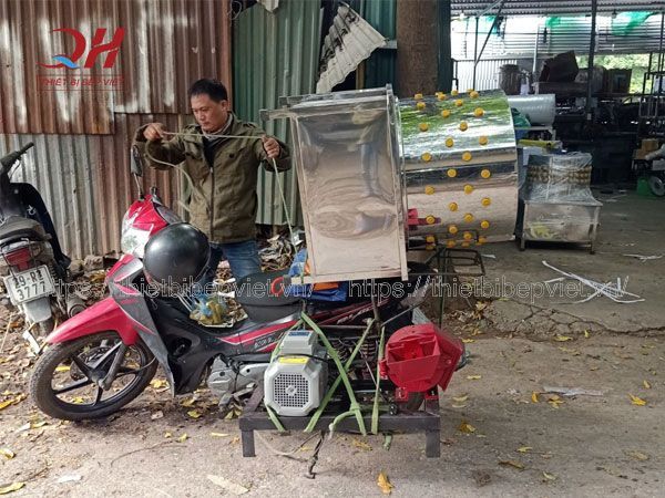 Quang Huy giao máy vặt lông gà cho khách hàng