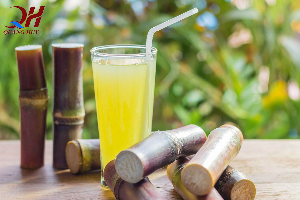 Nước mía có thành phần từ thiên nhiên, an toàn và có lợi cho sức khỏe Nước mía có thành phần từ thiên nhiên, an toàn và có lợi cho sức khỏe