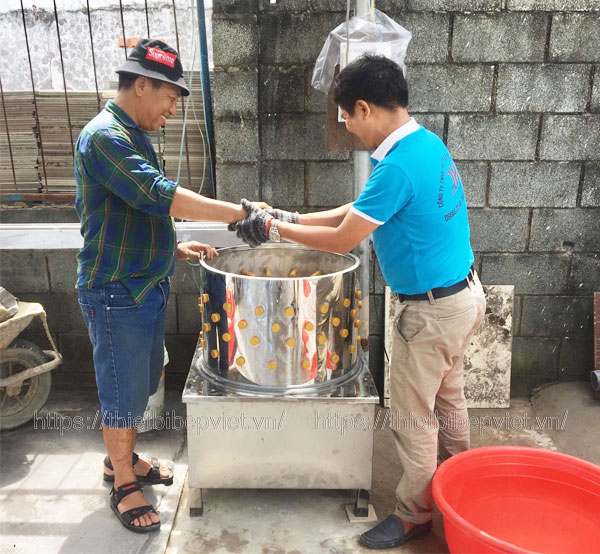 Khách hàng đặt mua máy vặt lông gà lông vịt Quang Huy