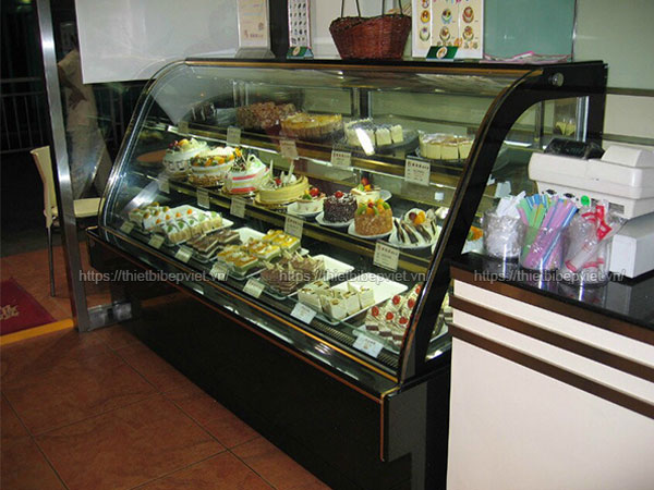 Tủ trưng bày bánh kem 3 tầng kính cong