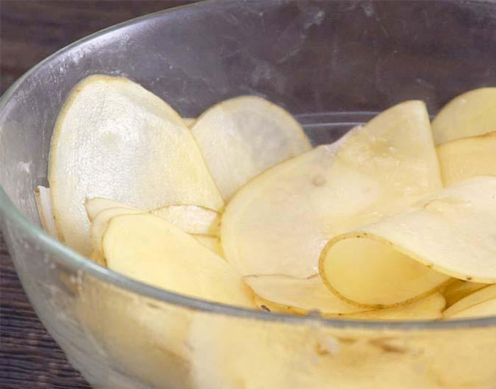 Khoai tây mỏng đều tăm tắp