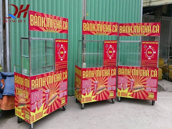 Xe bán bánh mì chả cá do Quang Huy sản xuất và phân phối