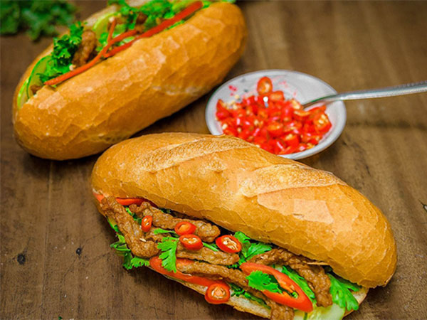 Máy kẹp bánh mì giúp chiếc bánh mì của bạn trở nên nóng giòn thơm ngon hơn
