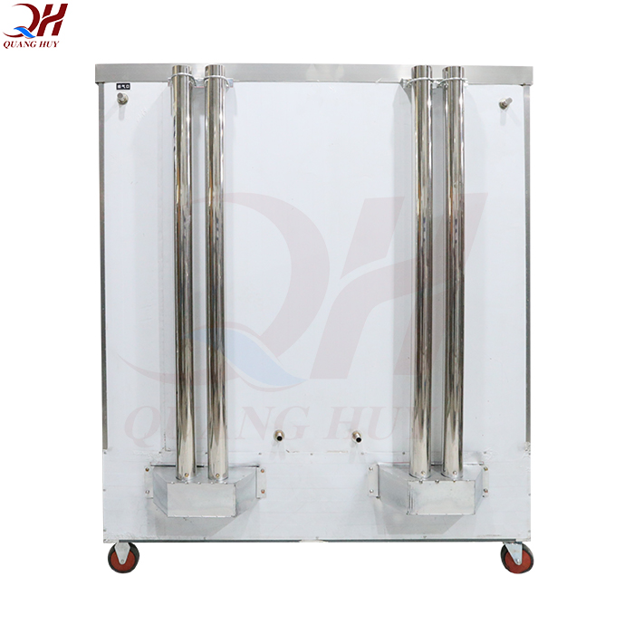 Mặt sau tủ được thiết kế ống xả khói gọn gàng