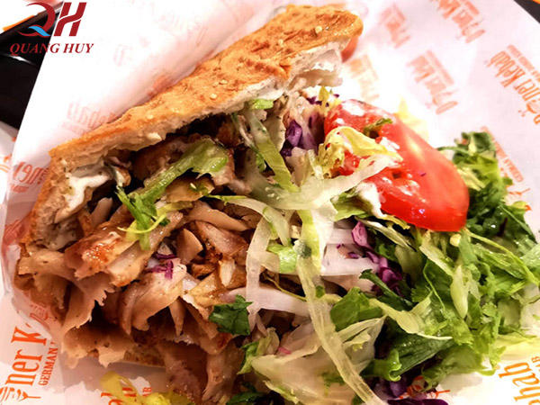 Bánh mì Kebab có hương vị hấp dẫn và đặc biệt thơm ngon Bánh mì Kebab có hương vị hấp dẫn và đặc biệt thơm ngon