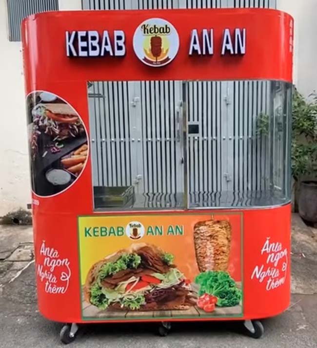 Xe bánh mì Doner Kebab kính cong chữ nổi