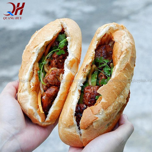 Cách làm bánh mì heo quay + cách làm nước sốt ngon chuẩn vị