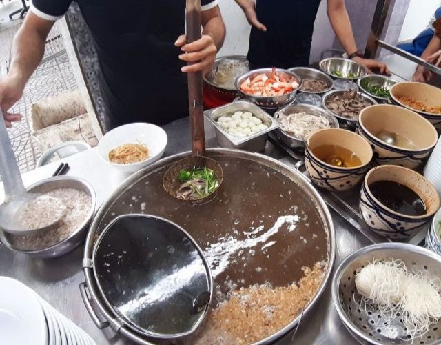 Nồi nấu phở 200 dung tích lớn có thể chứa lượng nước dùng tương đương 500 bát phở