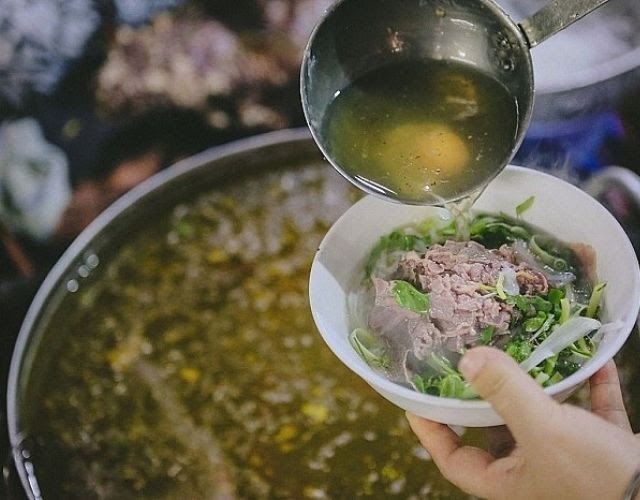 Nồi nấu phở 50 lít chứa được khoảng 30 - 40 lít nước dùng