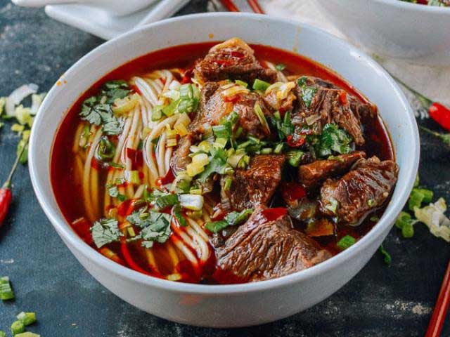 Cách nấu phở bò sốt vang Hà Nội