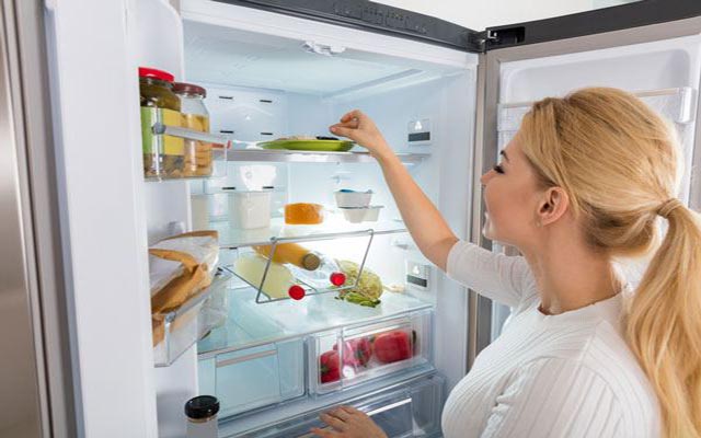 Cất bánh ướt vào ngăn mát tủ lạnh để bảo quản, cách bảo quản bánh ướt