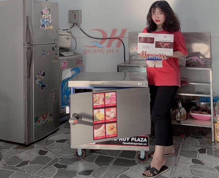 Hình ảnh khách hàng mua tủ cơm công nghiệp Quang Huy 3