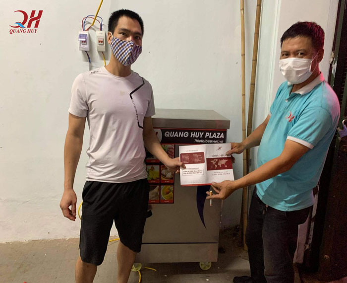 Hình ảnh khách hàng mua tủ cơm công nghiệp Quang Huy 6Hình ảnh khách hàng mua tủ cơm công nghiệp Quang Huy 6