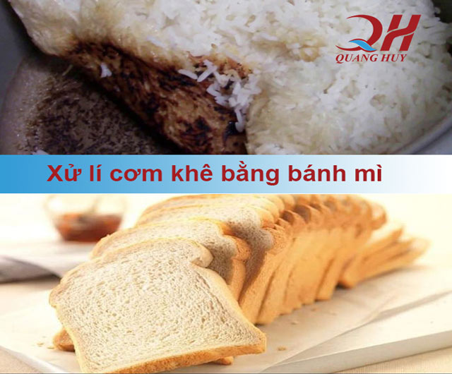 Cách xử lí cơm khê bằng bánh mì