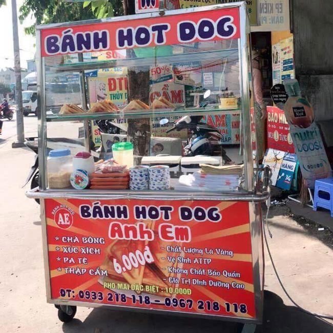 Xe đẩy bán hot dog