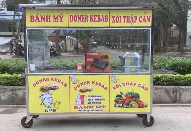 Xe bán xôi thập cẩm bánh mì Doner Kebab