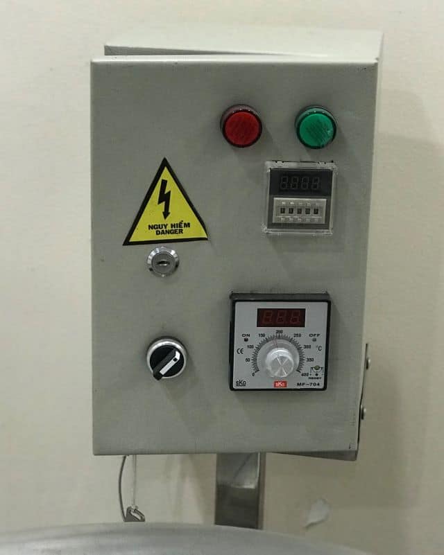 Điều chỉnh nhiệt độ qua bộ phận tủ điện