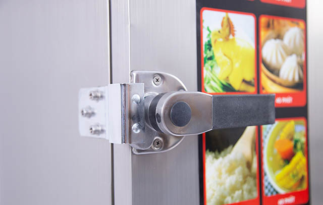 Cấu tạo b&ecirc;n ngo&agrave;i tủ nấu cơm 8 khay 