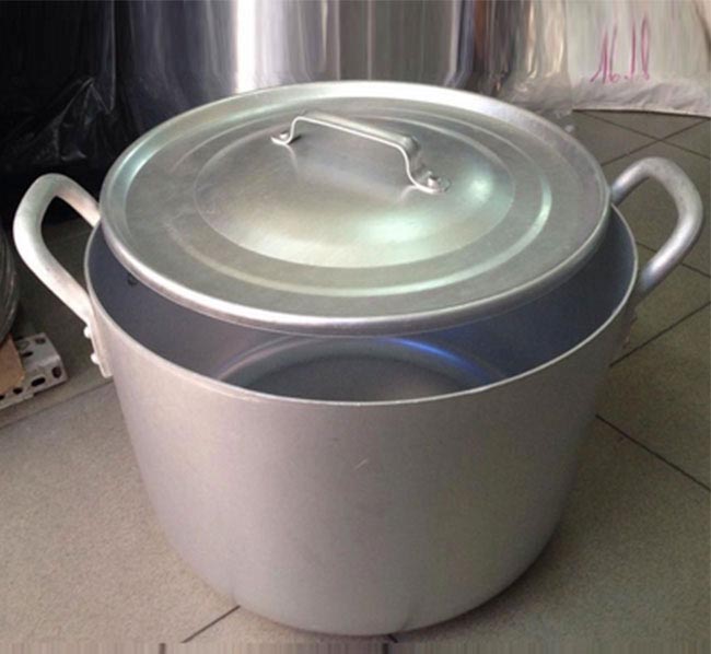 Nắp th&ugrave;ng nh&ocirc;m luộc b&aacute;nh 