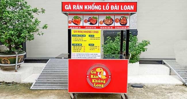 Gi&aacute; xe b&aacute;n đồ ăn vặt đường phố