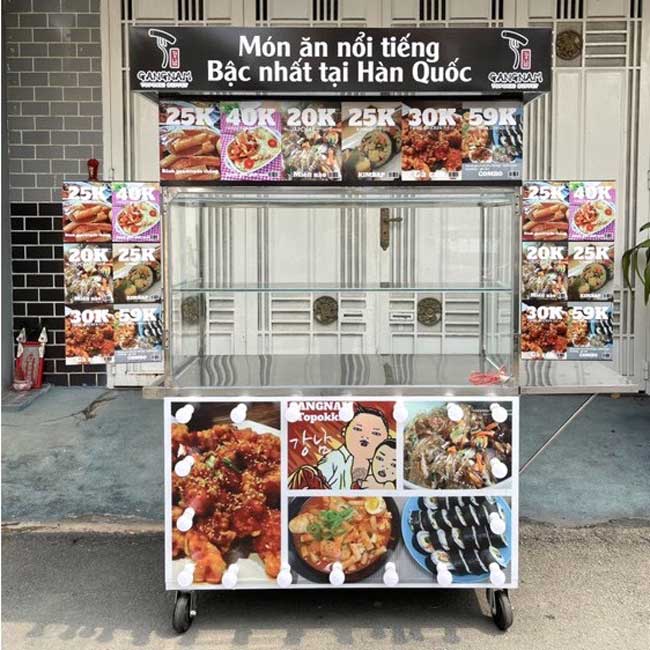 Xe bán đồ ăn vặt Hàn Quốc và xúc xích