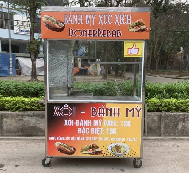xe bán xôi bánh mì xúc xích doner kebab