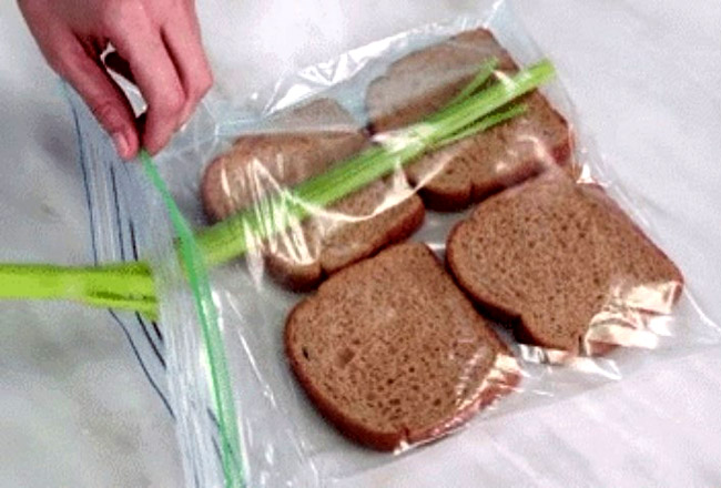 bảo quản bánh mì sandwich bằng hành tây